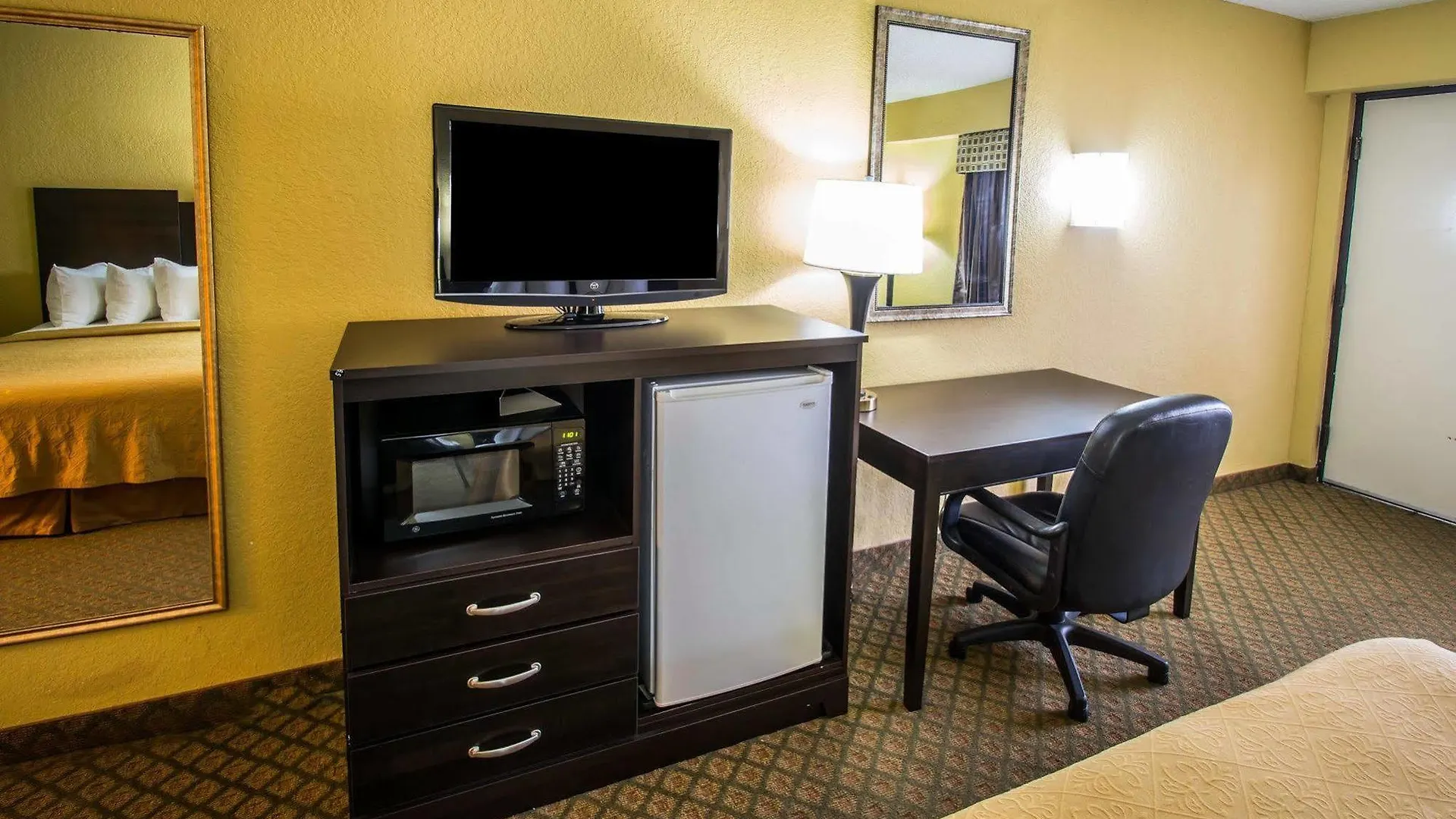 Quality Inn & Suites Orlando Airport 2*,  United States