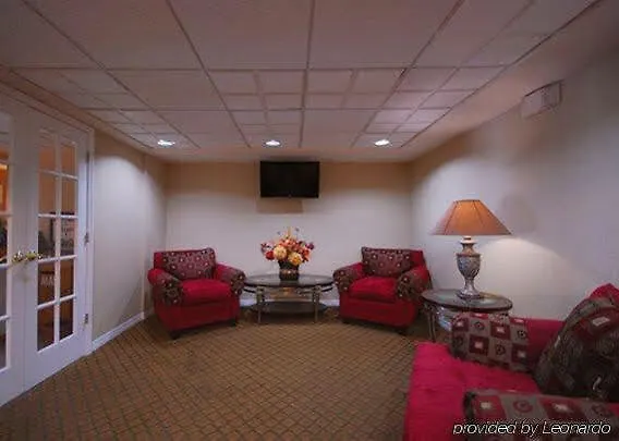Quality Inn & Suites Orlando Airport Hotel
